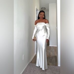 FashionNova Satin Maxi Dresa